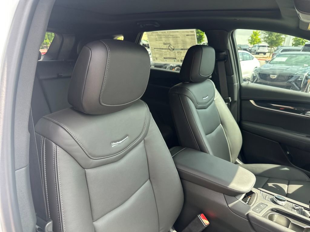 New 2026 Cadillac XT5 Premium Luxury w/ LPO, ONYX Package FWD image 15