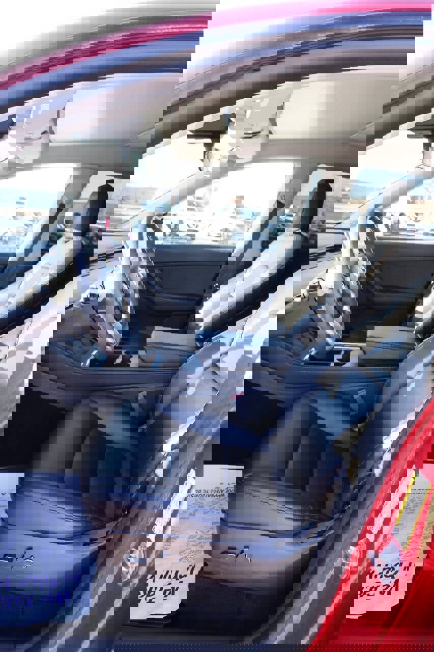 Used 2022 Tesla Model Y Long Range image 12