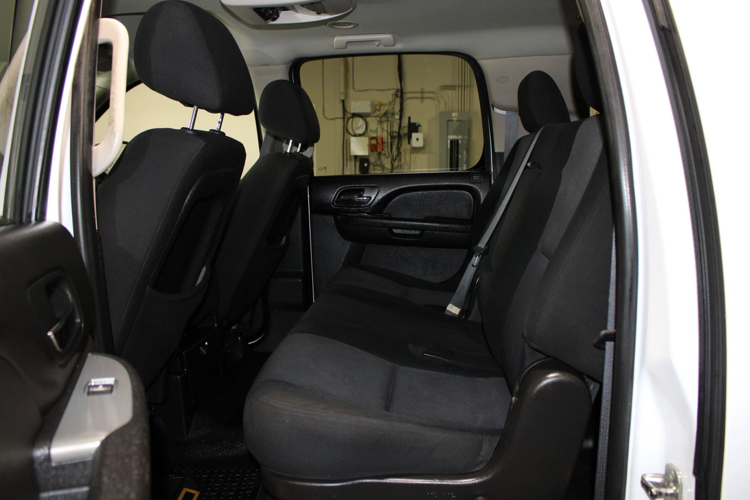 Used 2011 Chevrolet Suburban 2500 RWD image 19