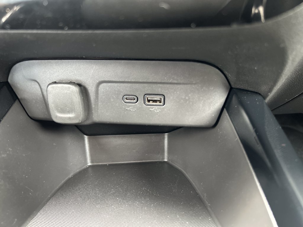 Used 2024 Chevrolet Trax LT w/ LT Convenience Package FWD image 28