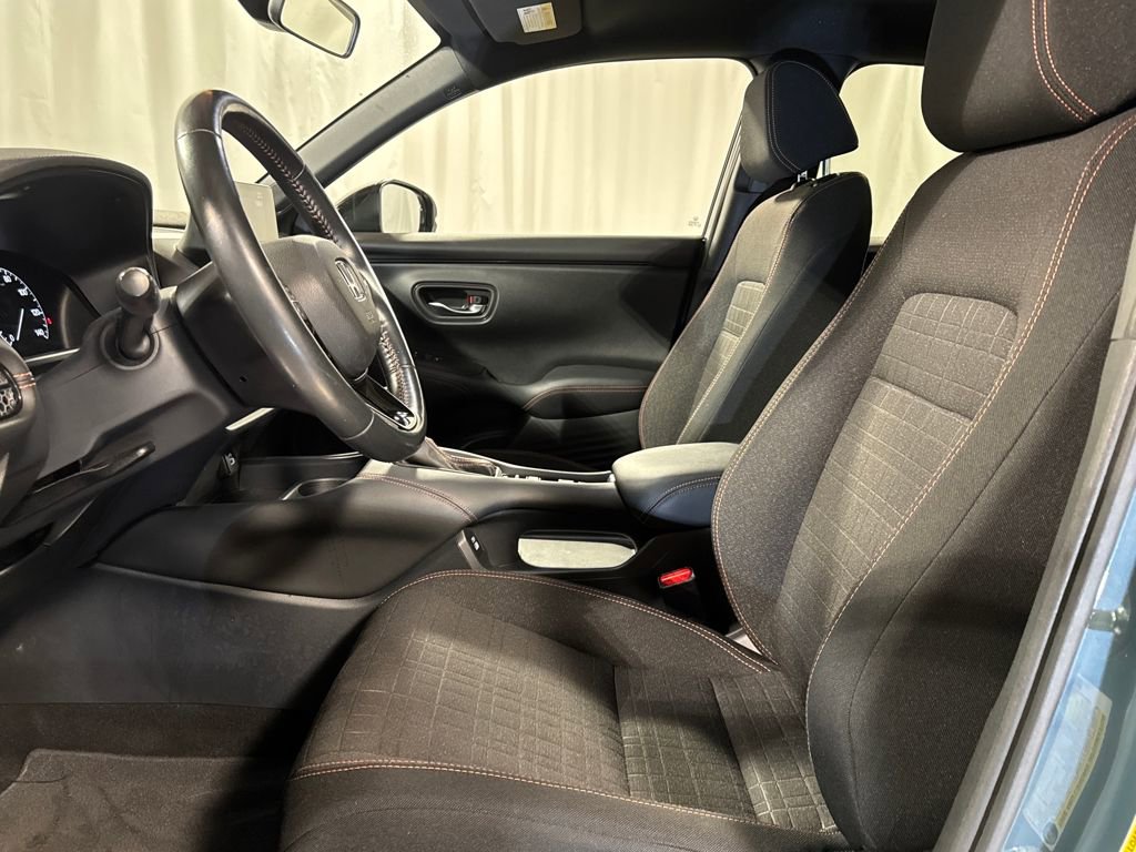 Used 2023 Honda HR-V Sport image 3