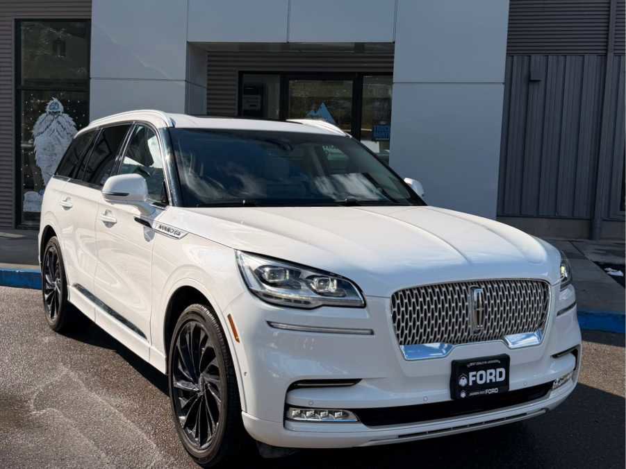 Used 2022 Lincoln Aviator Reserve w/ Equipment Group 201A AWD/4WD image 1
