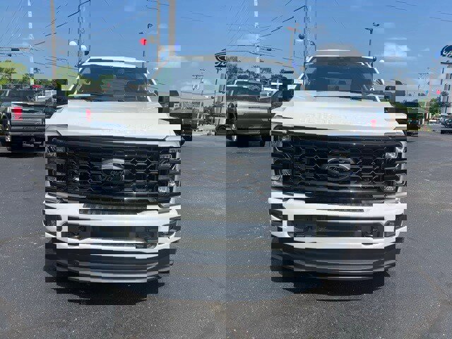 New 2025 Ford F350 Lariat w/ Black Appearance Package image 15