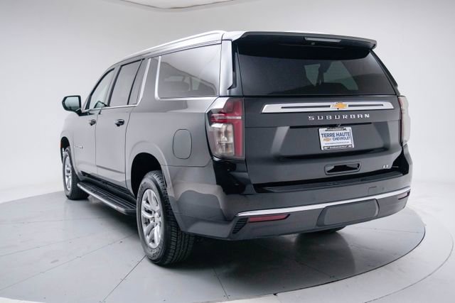 Used 2024 Chevrolet Suburban LT image 3