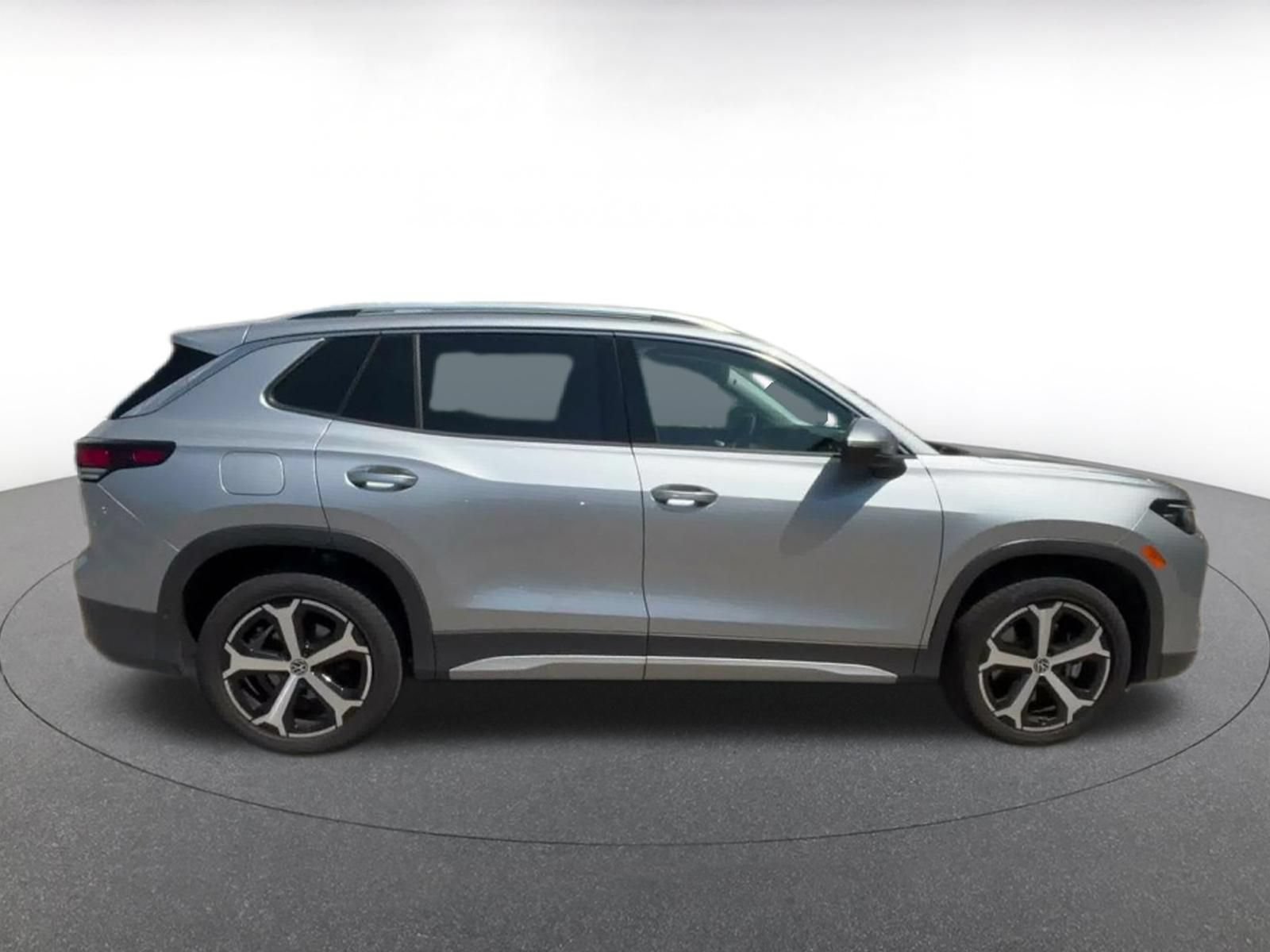 Used 2026 Volkswagen Tiguan SE AWD/4WD image 15