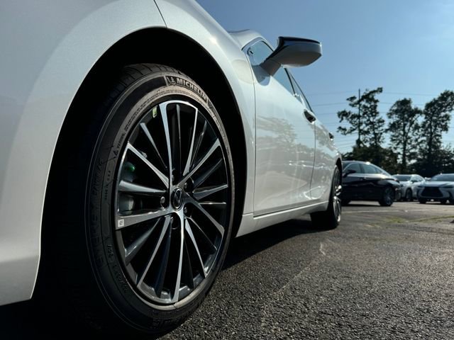 New 2025 Lexus ES 350 w/ Premium Package image 9