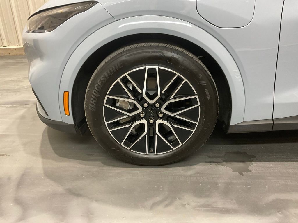 Used 2025 Ford Mustang Mach-E Premium image 6