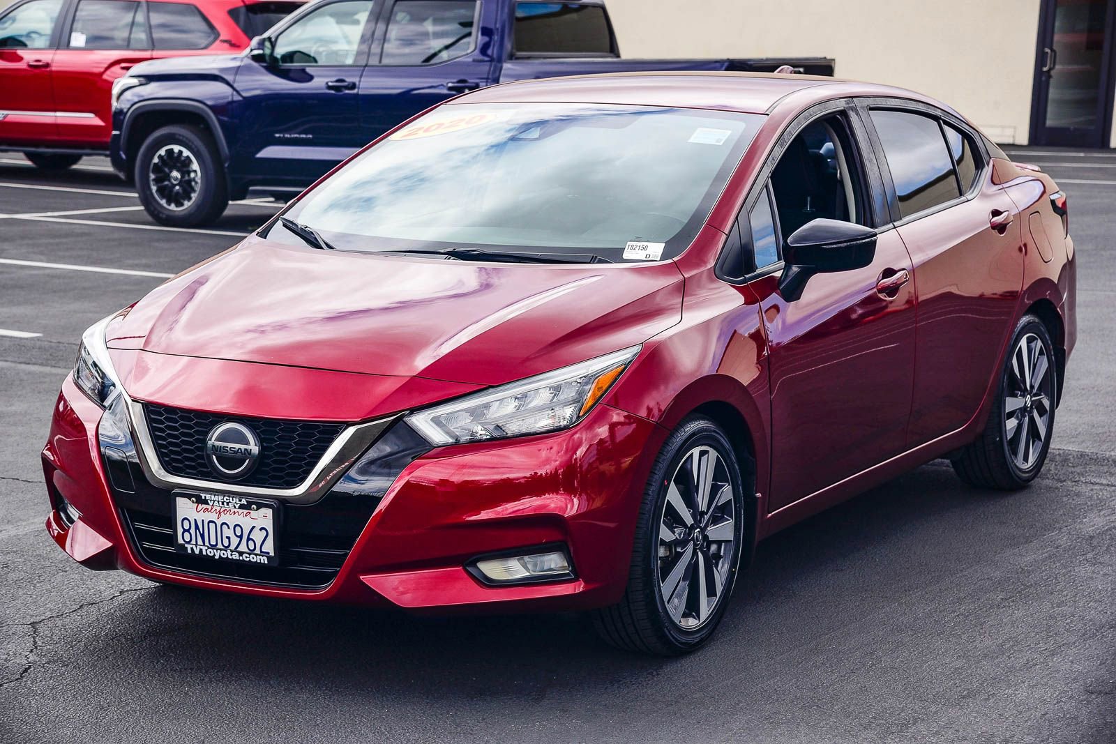 Used 2020 Nissan Versa SR image 3