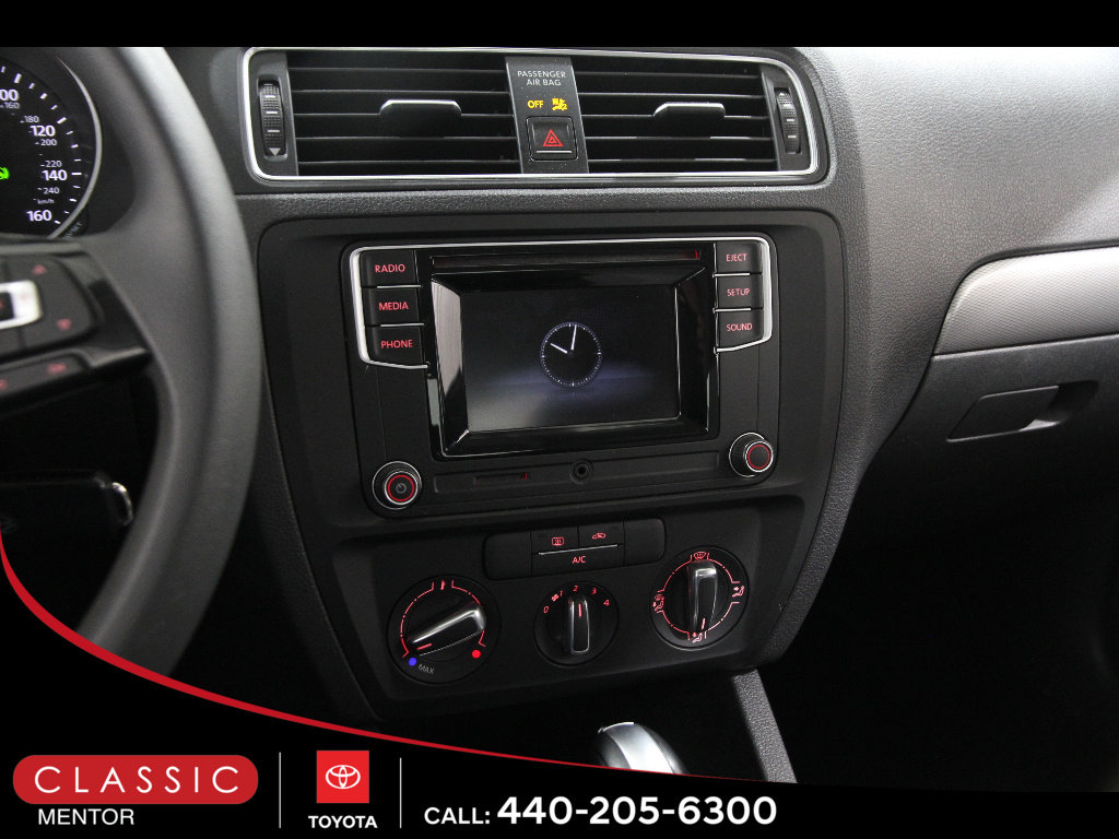 Used 2017 Volkswagen Jetta S image 9