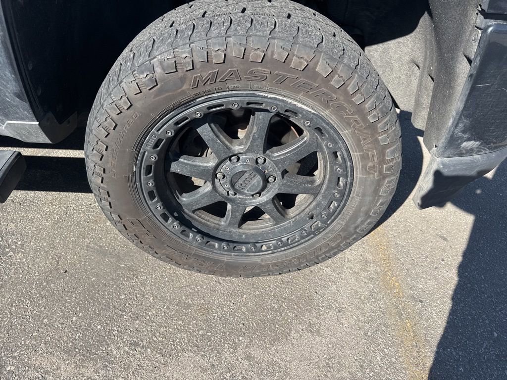 Used 2017 Chevrolet Silverado 1500 LT w/ All Star Edition image 3