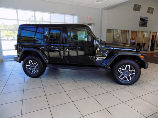 Certified 2024 Jeep Wrangler Unlimited Sahara w/ Technology Group AWD/4WD image 9