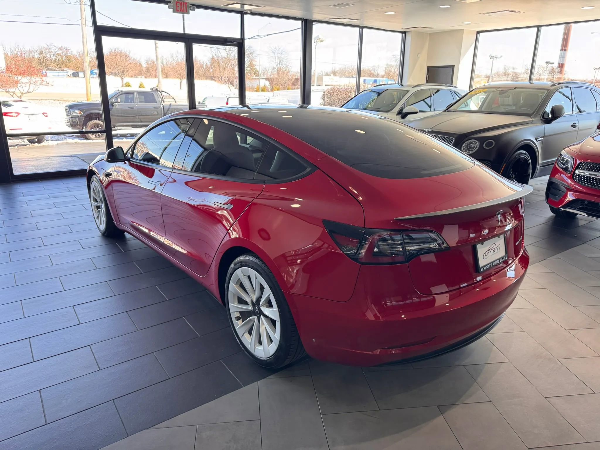 Used 2021 Tesla Model 3 Long Range image 3