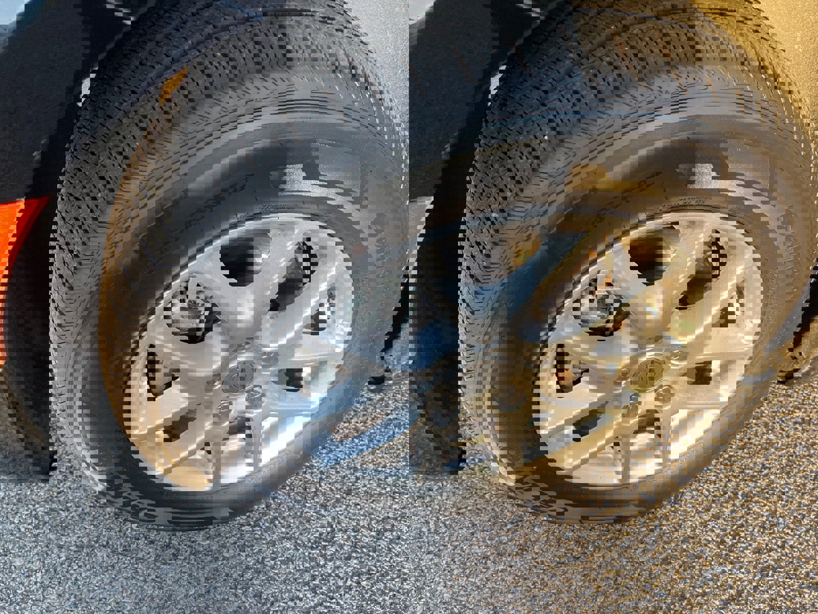 Used 2023 Chrysler Pacifica Touring-L image 6