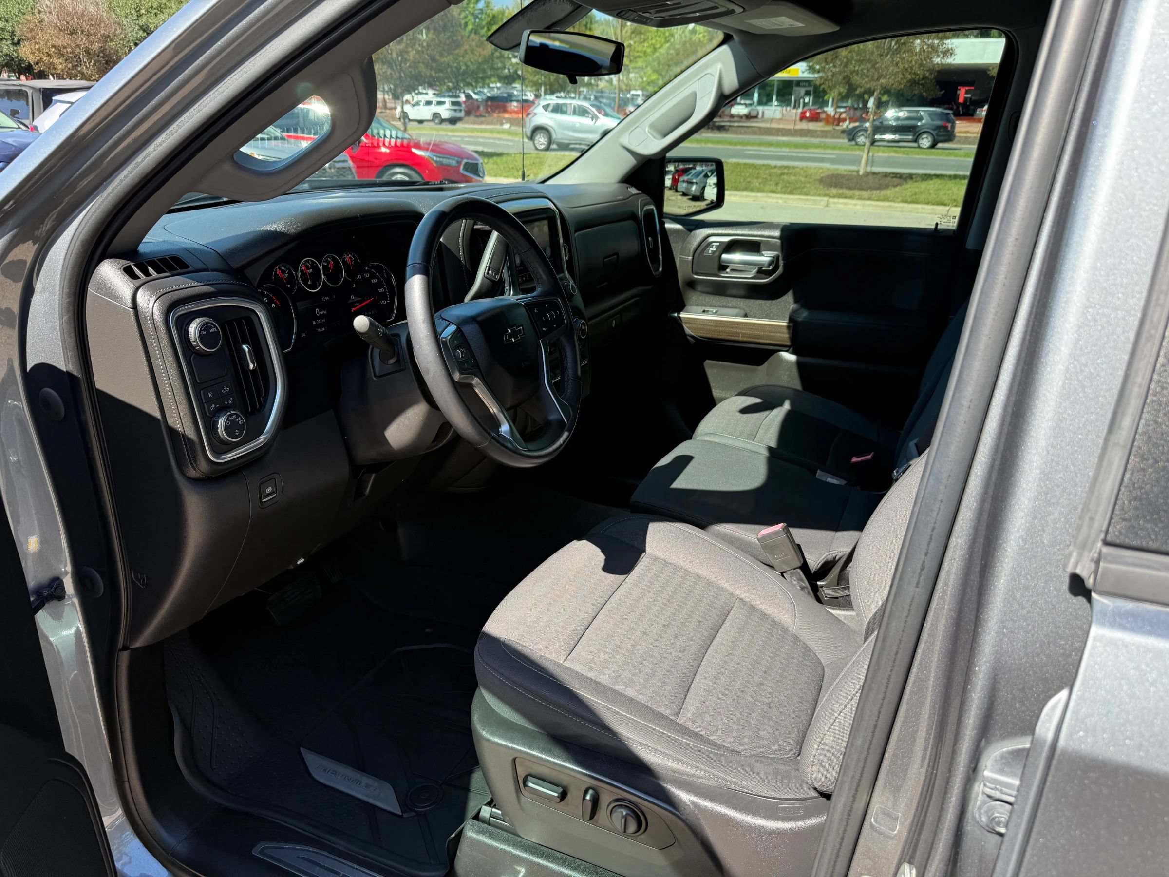 Used 2021 Chevrolet Silverado 1500 RST w/ Bed Protection Package RWD image 9