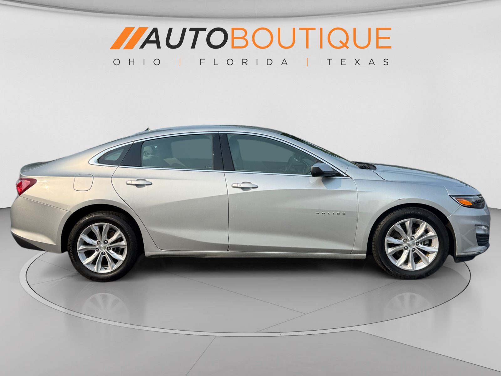 Used 2019 Chevrolet Malibu LT w/ Driver Confidence Package II FWD image 4
