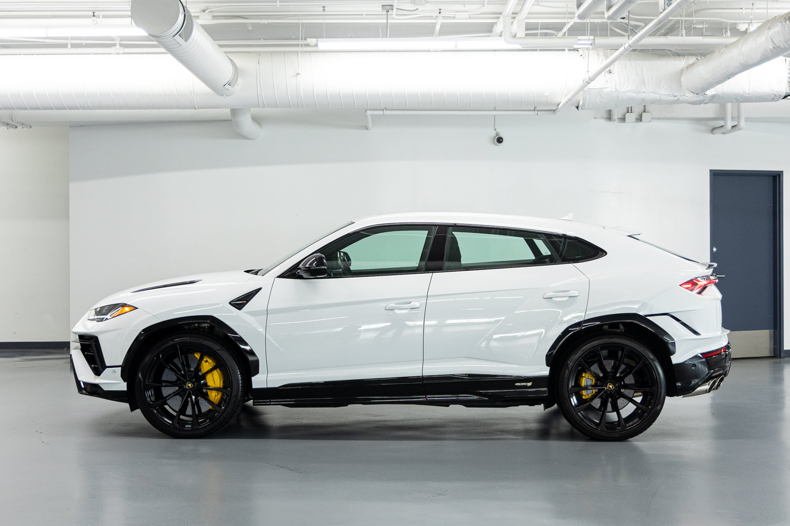 Used 2024 Lamborghini Urus S AWD/4WD image 4