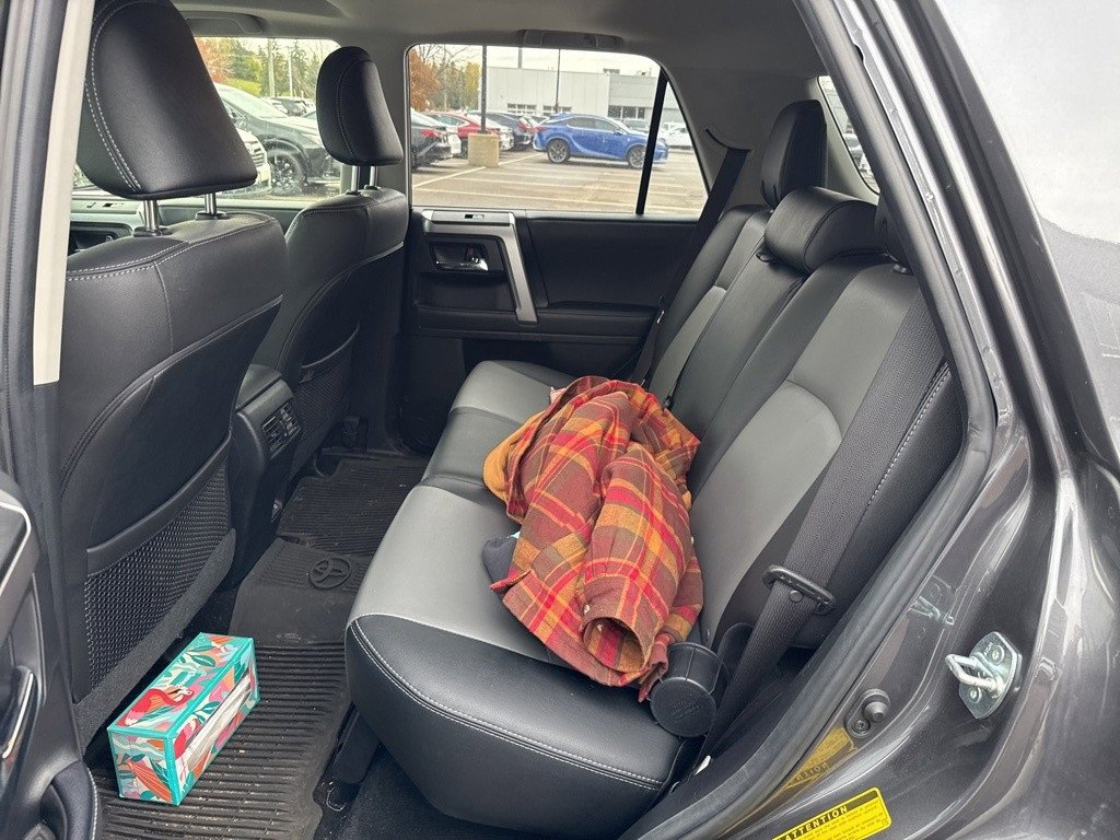 Used 2022 Toyota 4Runner SR5 Premium image 27