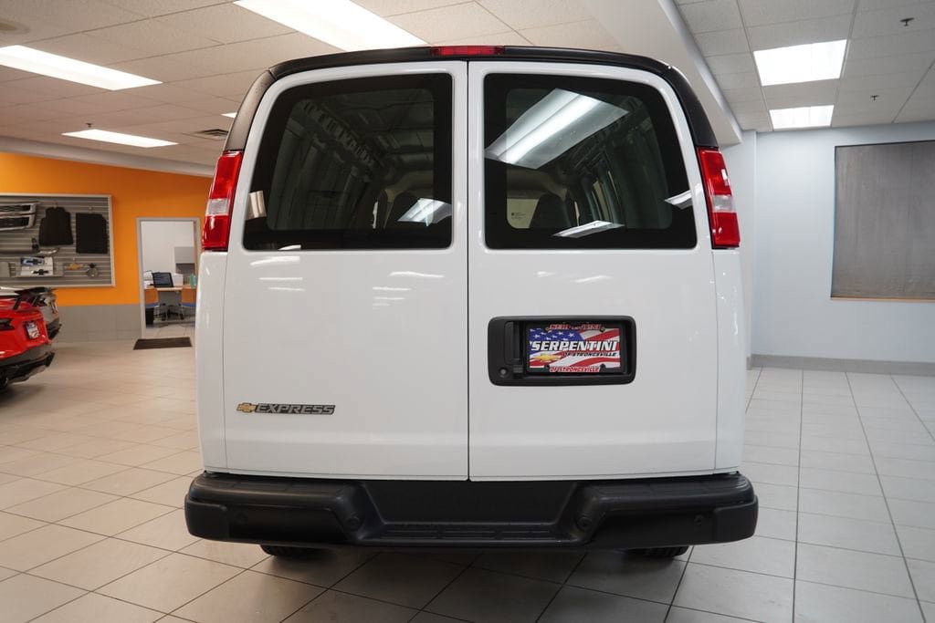 New 2026 Chevrolet Express 2500 RWD image 7