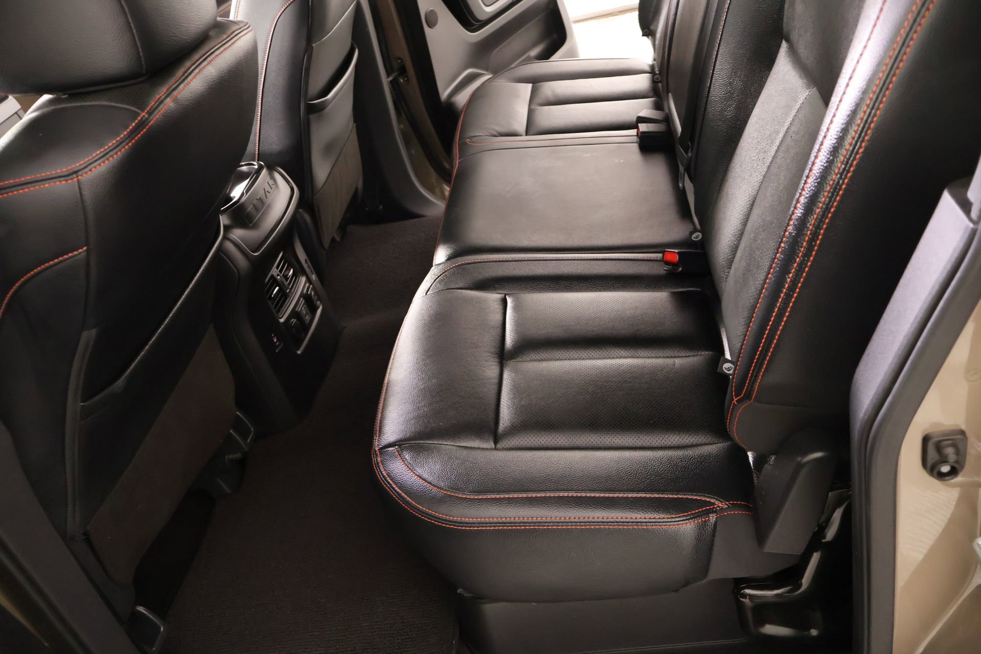 Used 2023 Nissan Titan PRO-4X w/ Pro-4x Convenience Package image 13