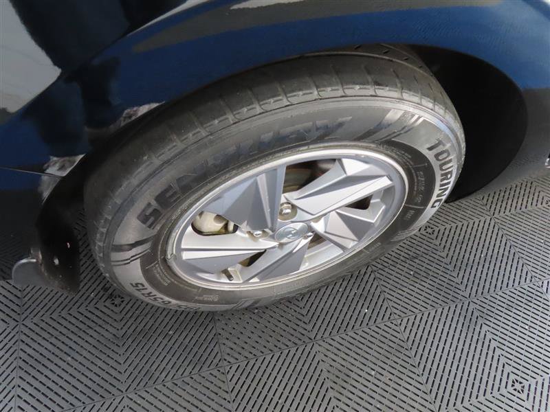 Used 2024 Hyundai Elantra SE FWD image 8