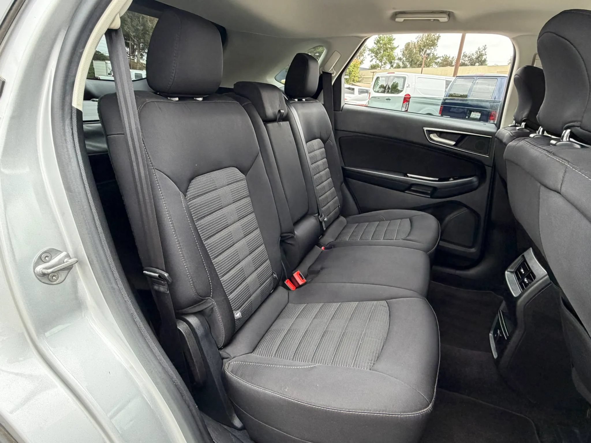 Used 2015 Ford Edge SEL FWD image 20