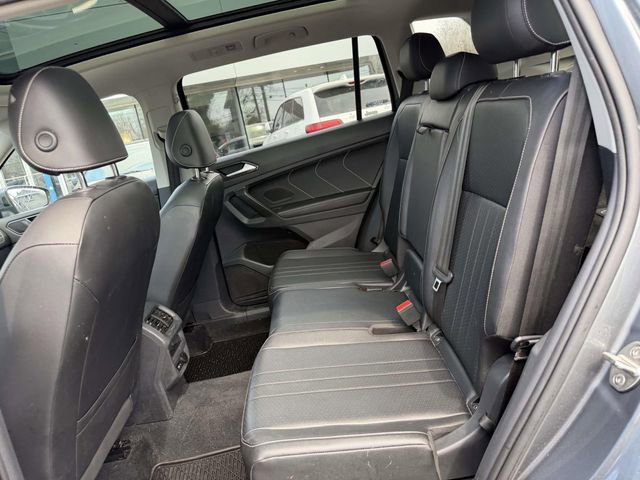 Used 2022 Volkswagen Tiguan SE w/ Panoramic Sunroof Package AWD/4WD image 9