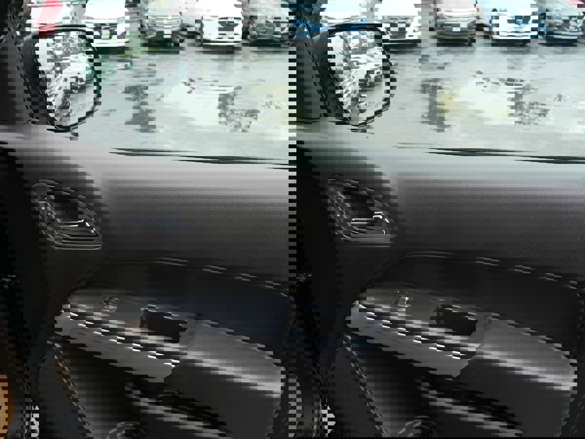 Used 2018 Chevrolet Colorado LT image 16