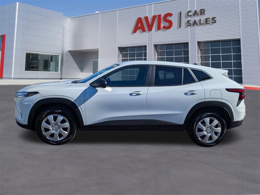 Used 2025 Chevrolet Trax LS image 10