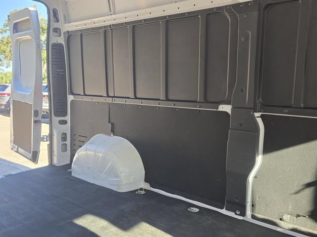 Used 2025 RAM ProMaster 2500 w/ Convenience Group FWD image 17