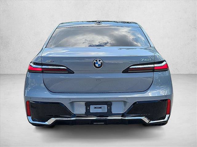 Used 2024 BMW 740i xDrive AWD/4WD image 7