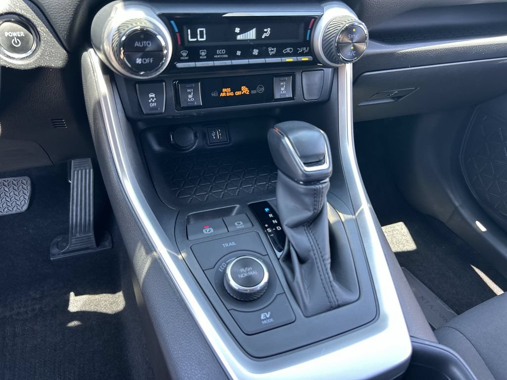 Used 2023 Toyota RAV4 SE w/ Convenience Package AWD/4WD image 16