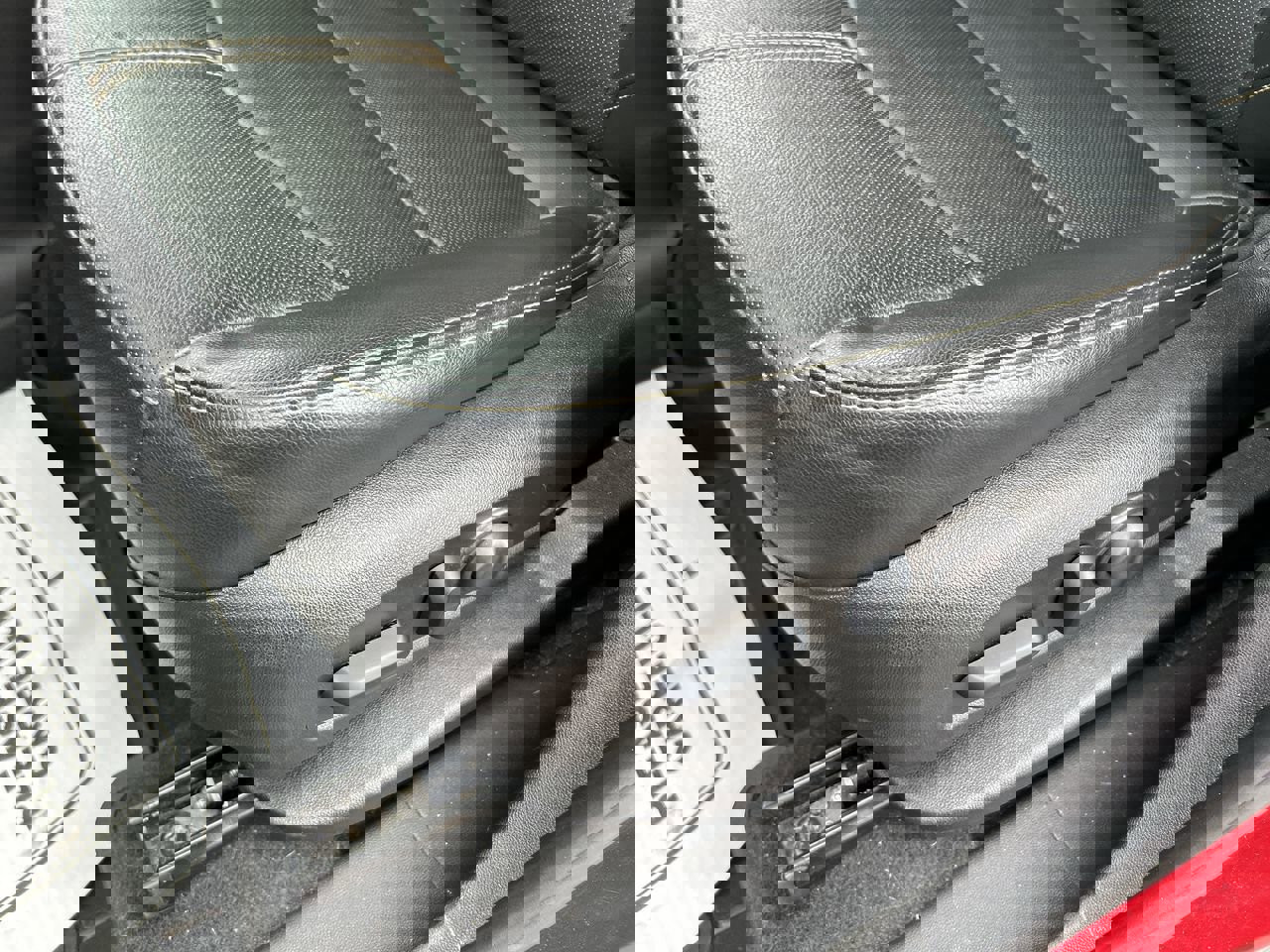 Used 2023 Chevrolet Equinox Premier image 24