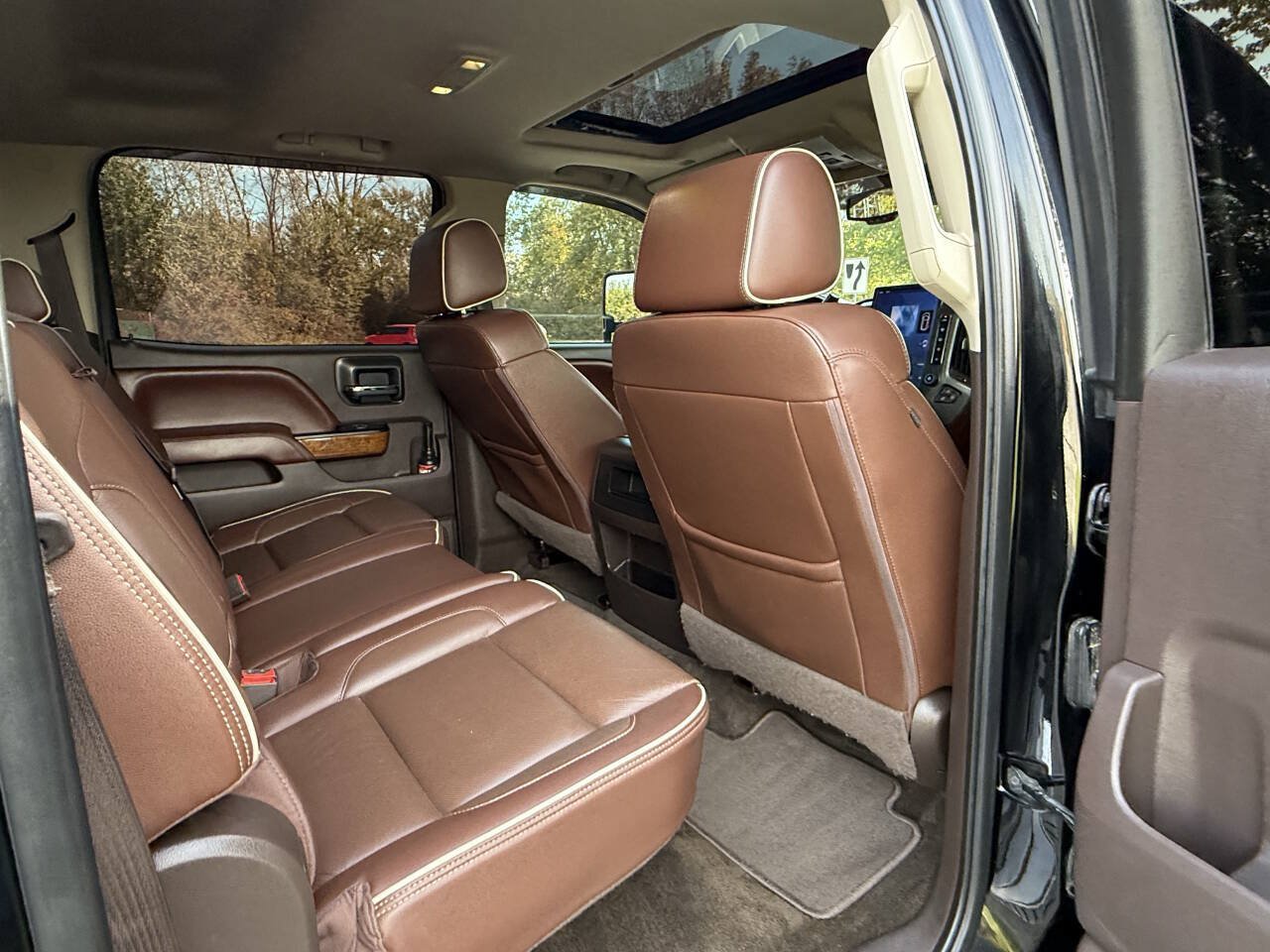 Used 2017 Chevrolet Silverado 2500 High Country w/ Duramax Plus Package AWD/4WD image 26