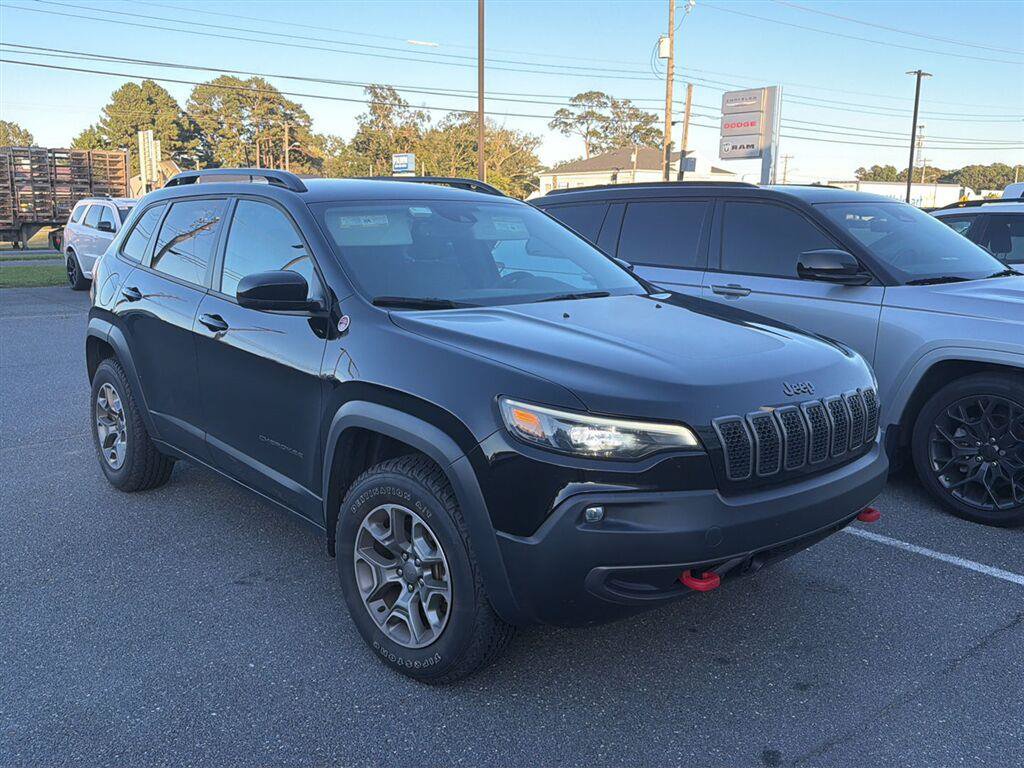 Used 2022 Jeep Cherokee Trailhawk w/ Premium Leather Package AWD/4WD image 2