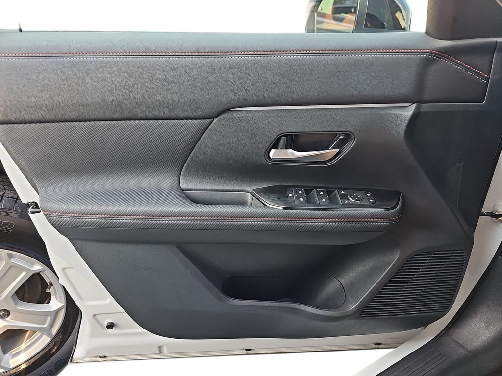 Used 2026 Nissan Kicks SR FWD image 25