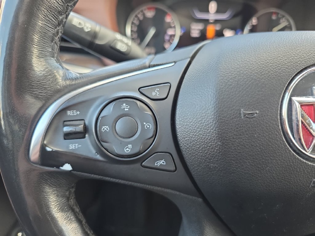 Used 2021 Buick Enclave Avenir w/ Avenir Technology Package AWD/4WD image 16