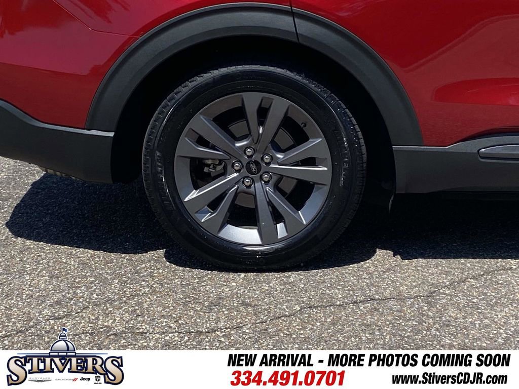 Used 2021 Ford Explorer XLT w/ Equipment Group 202A RWD image 11