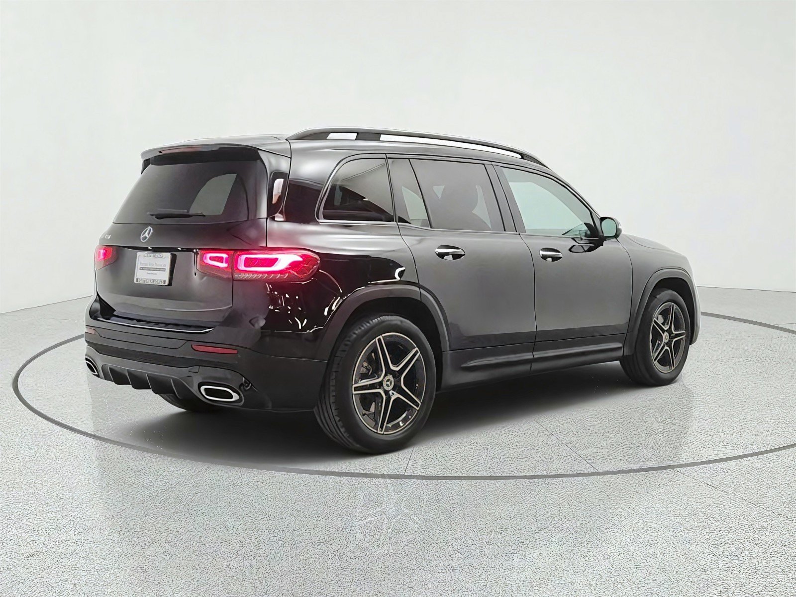 Used 2023 Mercedes-Benz GLB 250 image 5