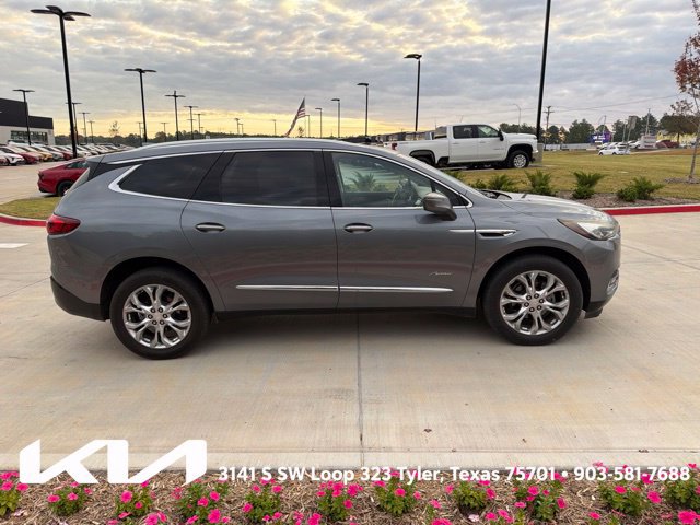 Used 2018 Buick Enclave Avenir w/ Avenir Technology Package FWD image 13