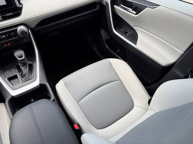 Used 2025 Toyota RAV4 XLE Premium image 27