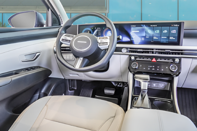 New 2026 Hyundai Tucson SEL Plus FWD image 13