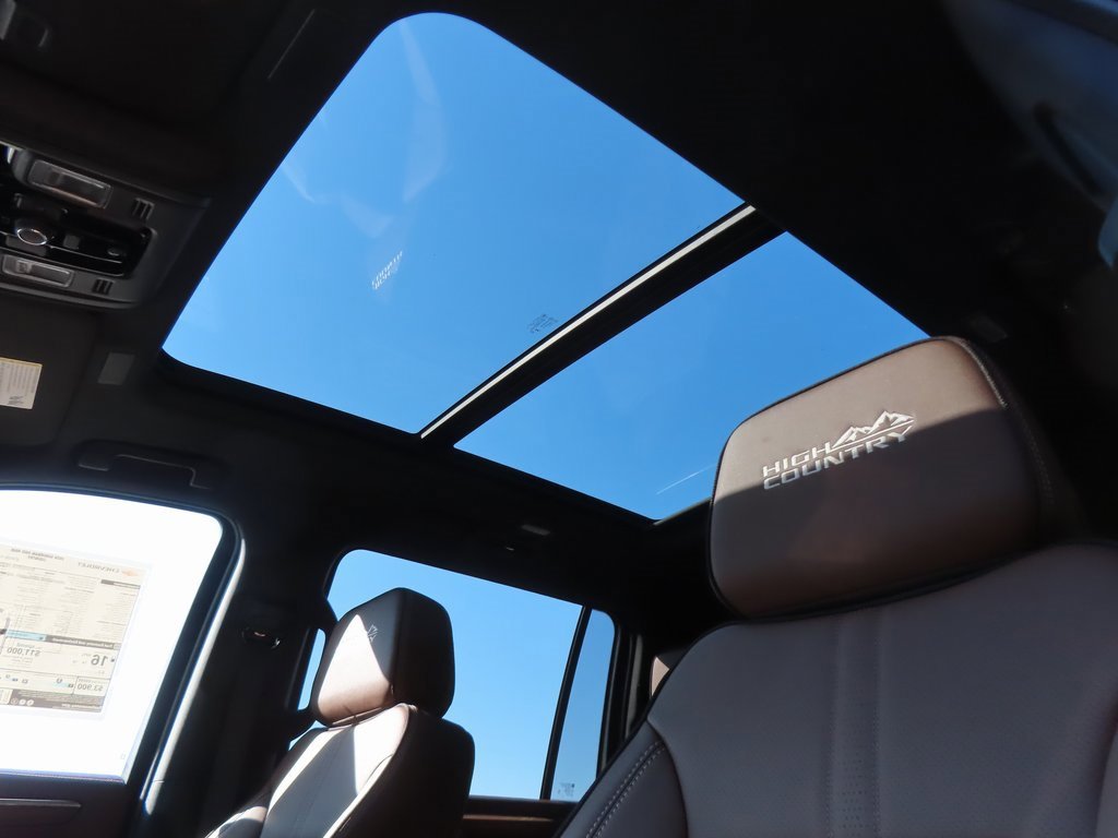 New 2026 Chevrolet Suburban High Country image 7