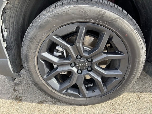 Certified 2025 Honda Pilot Touring image 9