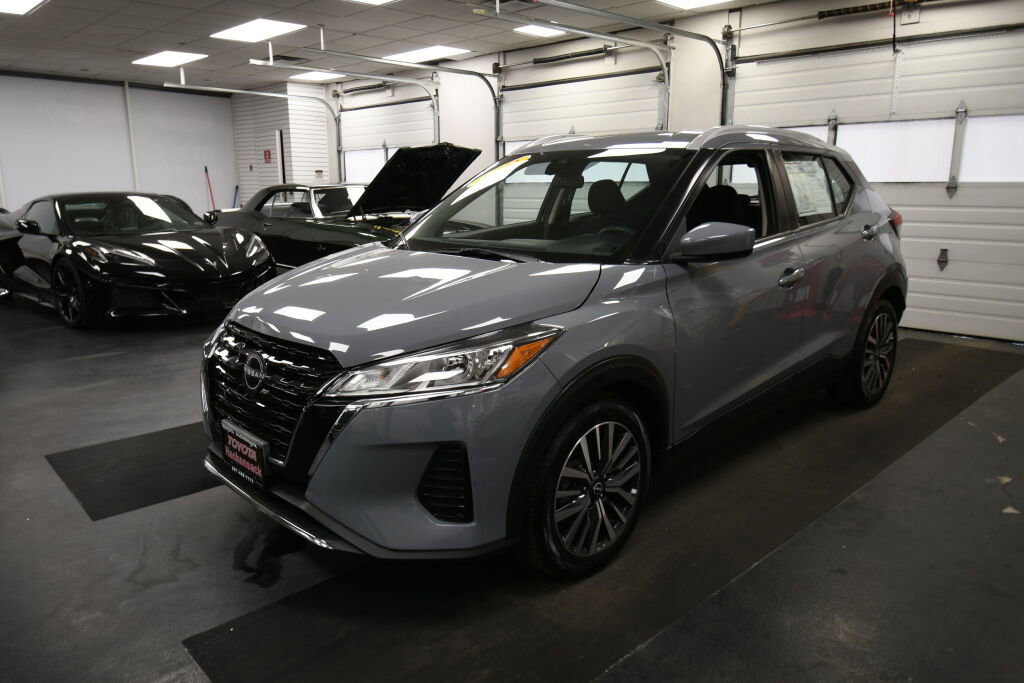 Used 2022 Nissan Kicks SV image 4