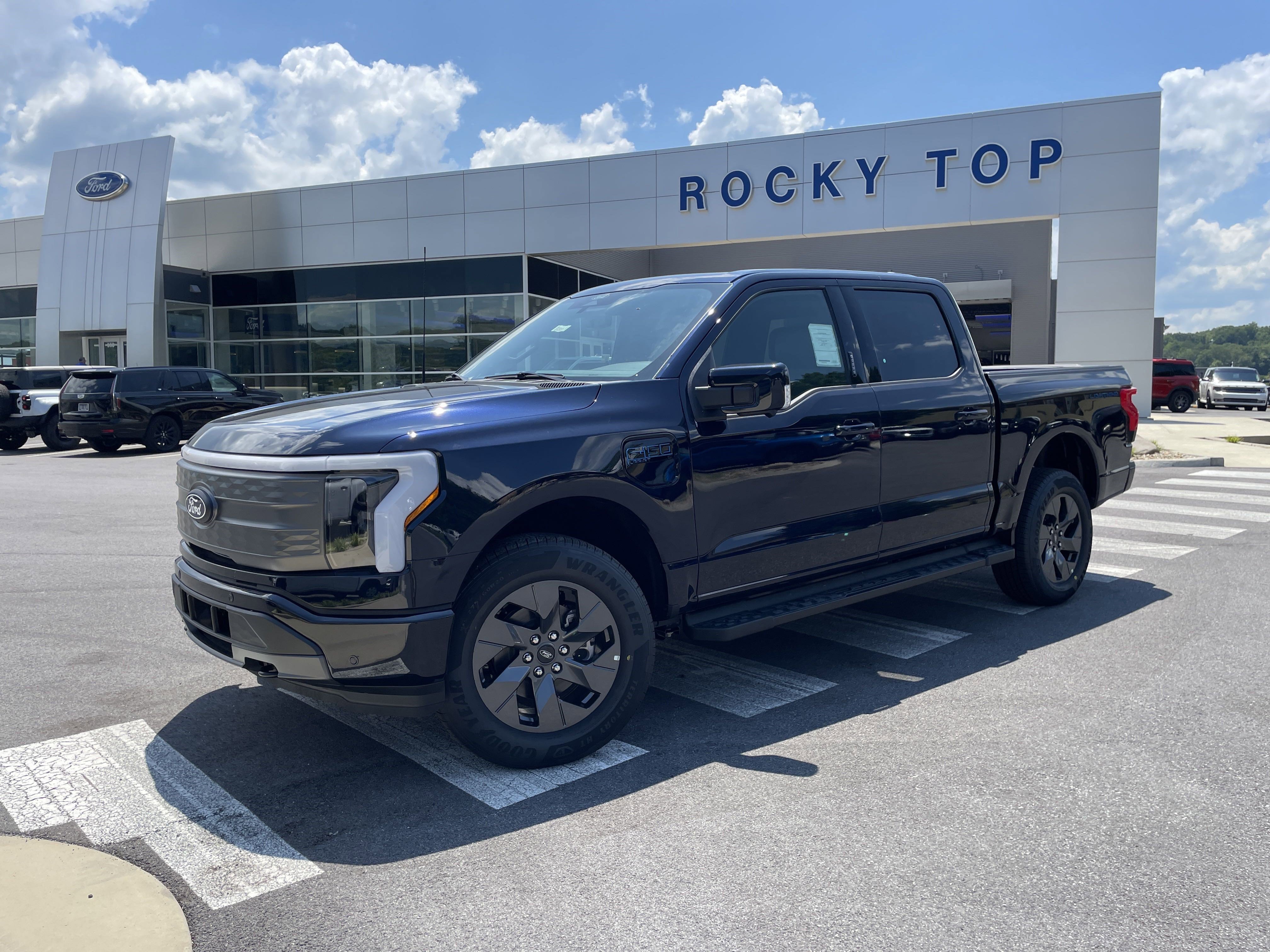 New 2025 Ford F150 Lightning Lariat
