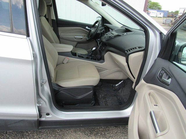 Used 2018 Ford Escape SE w/ Ford Safe & Smart Package FWD image 12
