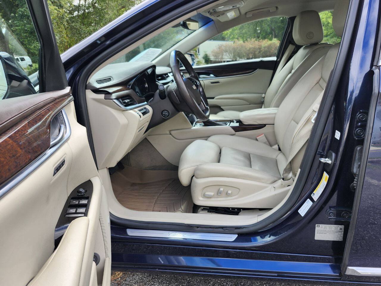 Used 2017 Cadillac XTS Premium Luxury AWD/4WD image 4