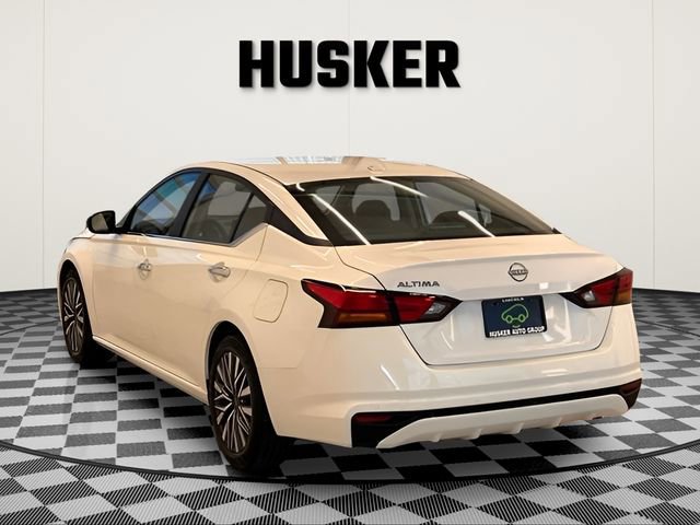 Used 2025 Nissan Altima 2.5 SV FWD image 5