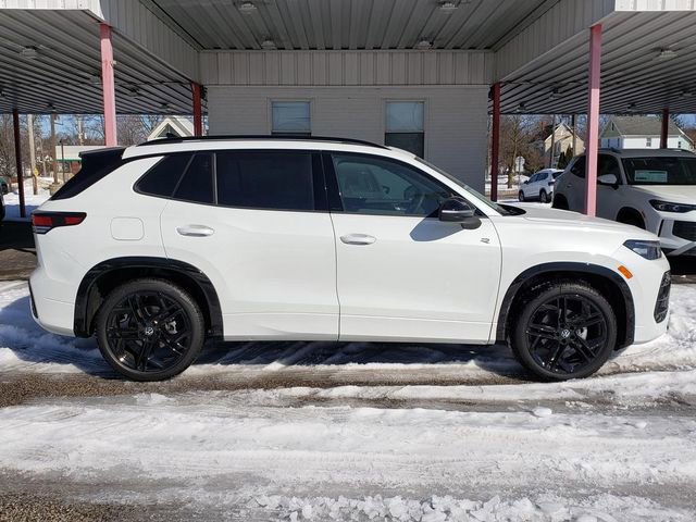 New 2026 Volkswagen Tiguan SE R-Line image 2