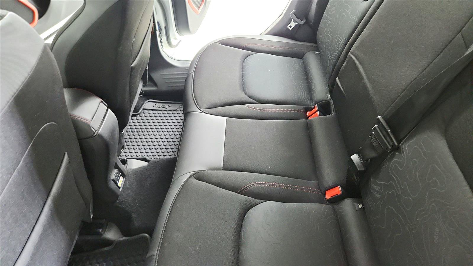 Used 2016 Jeep Renegade Trailhawk AWD/4WD image 22